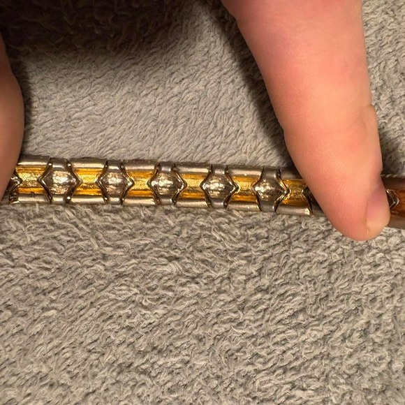 Vintage‎ Beautiful Gold and Silver tone slightly flexible bracelet - Picture 3 of 3